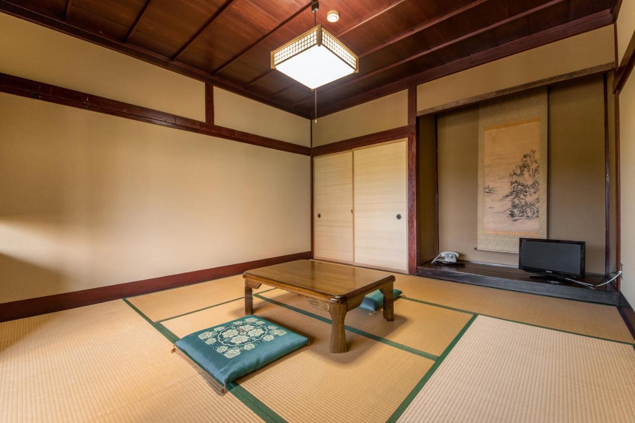Kadokyu Ryokan Takaoka Eksteriør billede